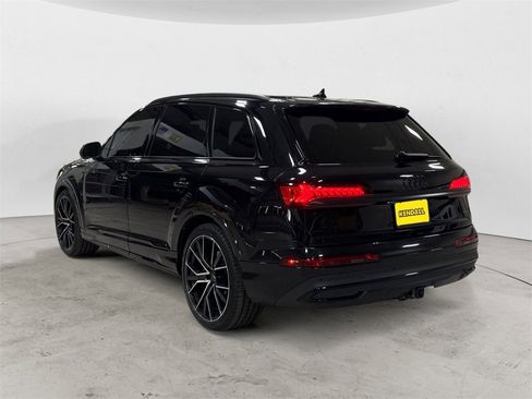 Used 2021 Audi Q7 3.0T Prestige image 3