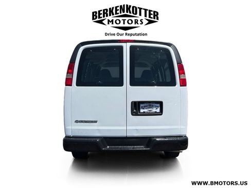 Used 2007 Chevrolet Express 1500 Passenger RWD image 4