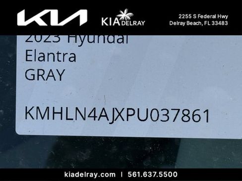 Used 2023 Hyundai Elantra Limited w/ Cargo Package FWD image 5
