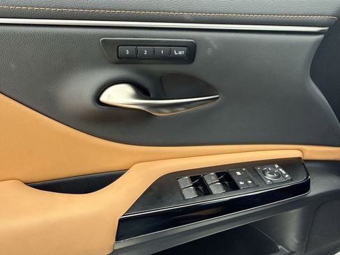 Used 2025 Lexus ES 350 w/ Premium Package FWD image 29