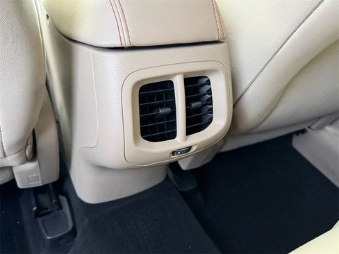 Used 2019 Jeep Cherokee Latitude w/ Popular Appearance Group image 14