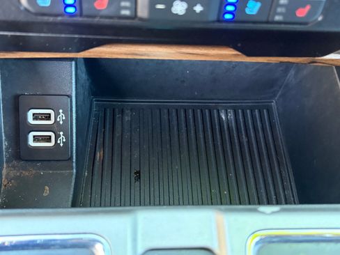 Used 2019 Ford F150 Lariat image 28