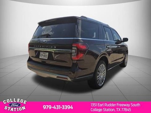 Used 2024 Ford Expedition Limited RWD image 4