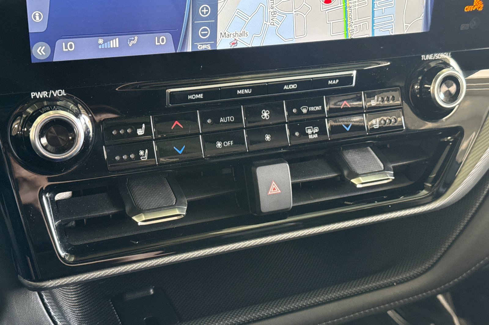 Used 2021 Toyota Highlander Platinum AWD/4WD image 18