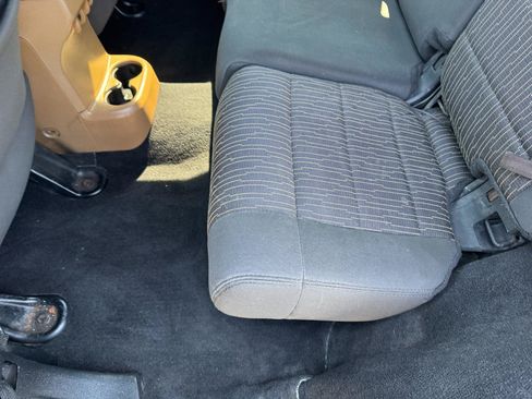 Used 2012 Jeep Wrangler Unlimited Sahara w/ Connectivity Group AWD/4WD image 29