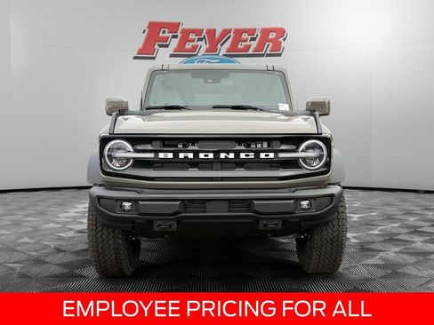 New 2025 Ford Bronco Outer Banks w/ Sasquatch Package AWD/4WD image 8