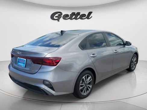 Used 2023 Kia Forte LXS FWD image 5