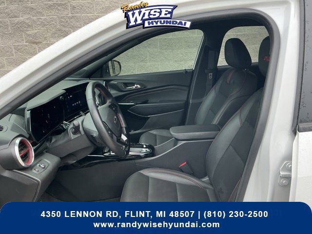 Used 2024 Chevrolet Trax RS FWD image 16