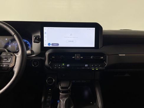 Certified 2025 Toyota Land Cruiser image 15