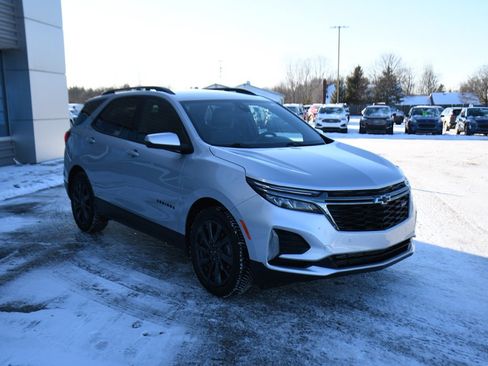 Used 2022 Chevrolet Equinox RS w/ RS Leather Package image 9