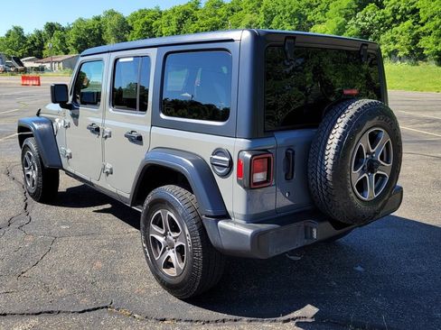 Used 2019 Jeep Wrangler Unlimited Sport S AWD/4WD image 9