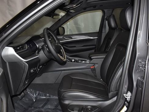 New 2025 Jeep Grand Cherokee Limited w/ Trailer Tow Package image 10