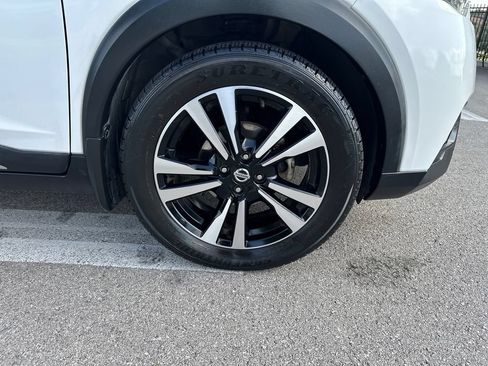 Used 2019 Nissan Kicks SR w/ Exterior Package FWD image 14