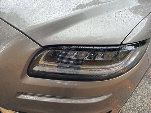 Used 2020 Lincoln Nautilus Reserve w/ Equipment Group 201A image 11