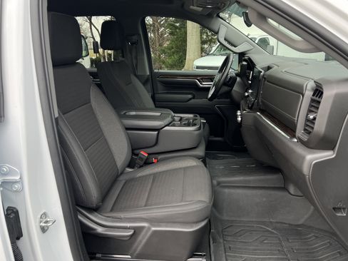 Used 2024 GMC Sierra 1500 Elevation image 32