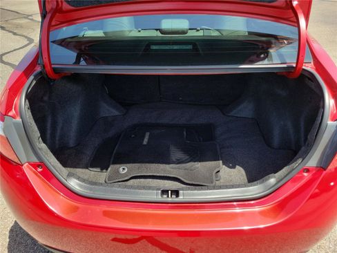 Used 2016 Toyota Corolla LE FWD image 9