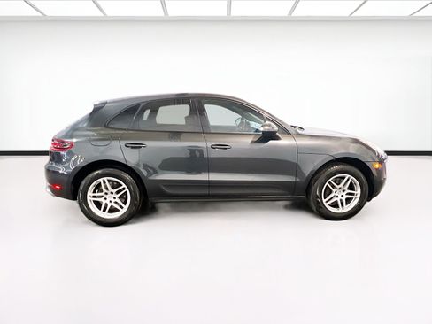 Used 2017 Porsche Macan image 24
