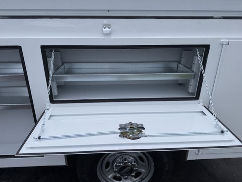 New 2026 Ford F250 XL w/ XL Chrome Package image 8