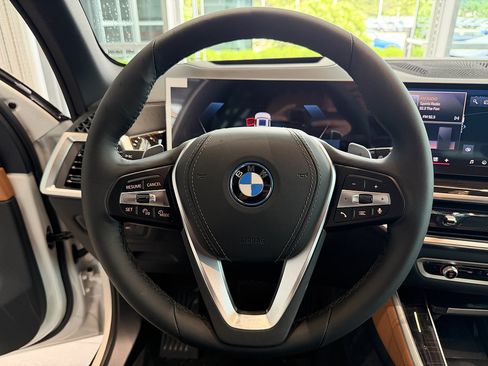 New 2026 BMW X5 xDrive50e AWD/4WD image 9