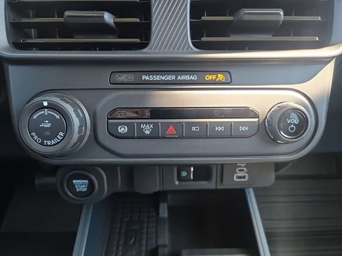 Used 2025 Ford Maverick Tremor AWD/4WD image 21