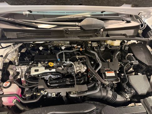 Used 2025 Toyota Prius AWD image 20