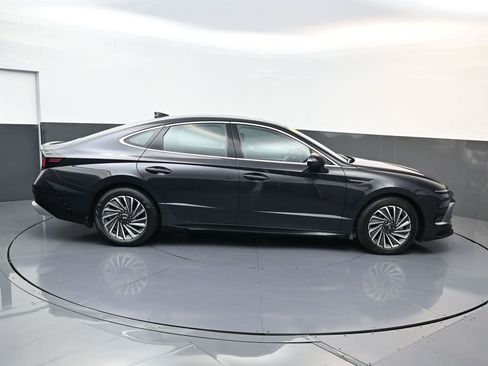 Certified 2025 Hyundai Sonata SEL image 2