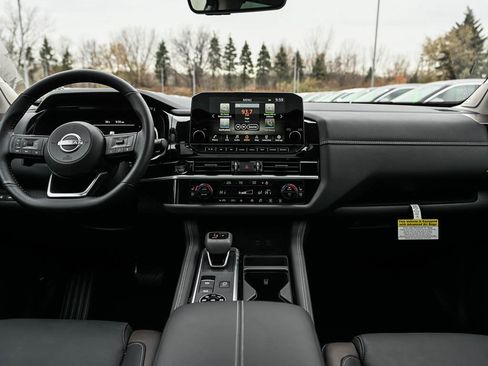 New 2025 Nissan Pathfinder Platinum w/ Lighting Package (N92) image 17