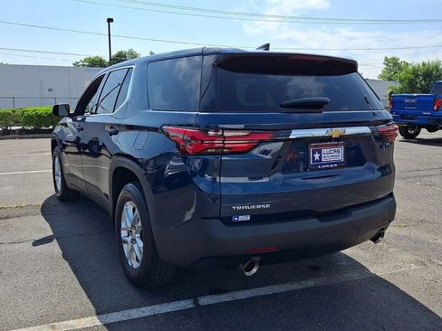 Used 2022 Chevrolet Traverse LS FWD image 9