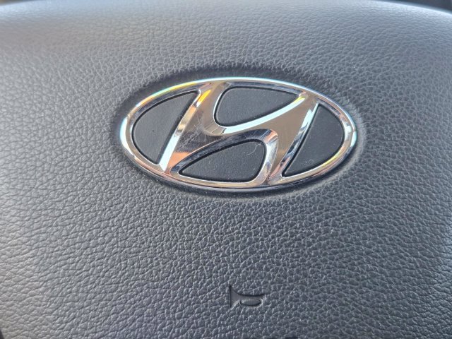 Used 2018 Hyundai Elantra Value Edition FWD image 19