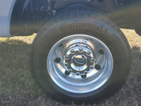 Used 2024 Ford F450 Platinum w/ FX4 Off-Road Package image 12