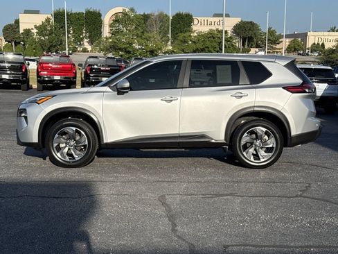 Used 2024 Nissan Rogue SV FWD image 13