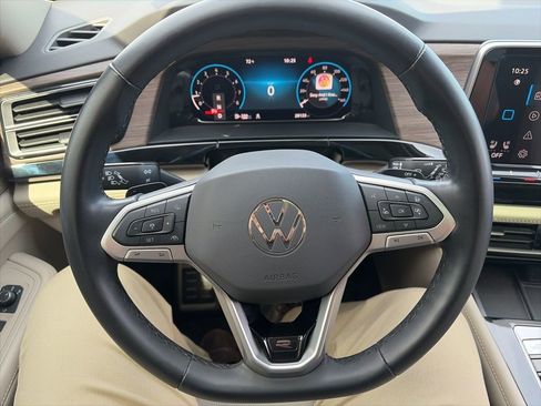Certified 2024 Volkswagen Atlas SEL Premium R-Line AWD/4WD image 17