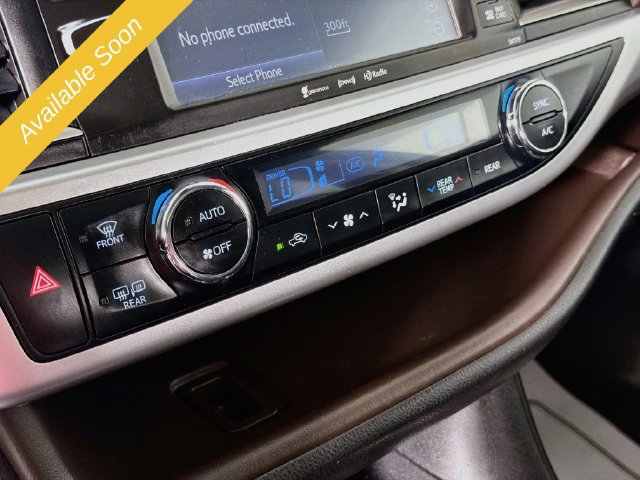 Used 2018 Toyota Highlander XLE AWD/4WD image 15