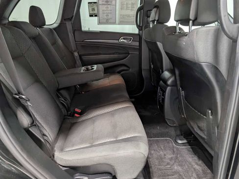 Used 2019 Jeep Grand Cherokee Laredo image 39