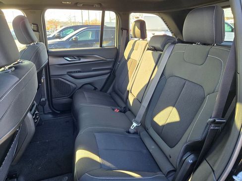 New 2025 Jeep Grand Cherokee Laredo X image 28