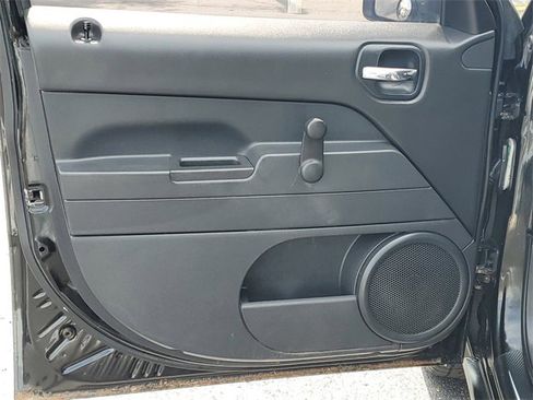 Used 2014 Jeep Patriot Sport image 10