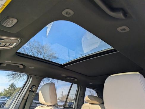 New 2026 Jeep Grand Cherokee Limited w/ Luxury Tech Group II image 25