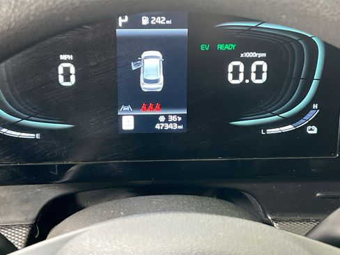 Used 2023 Kia Sportage LX AWD/4WD image 12