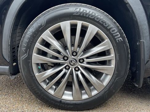 Used 2022 Toyota Highlander Platinum image 21