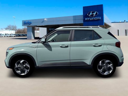 New 2026 Hyundai Venue SEL FWD image 3