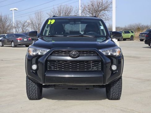 Used 2019 Toyota 4Runner SR5 image 2