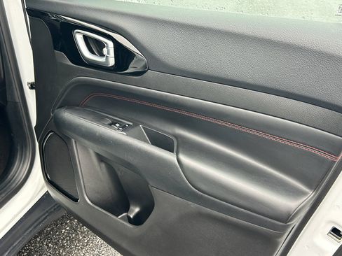 Used 2024 Jeep Compass Trailhawk image 19