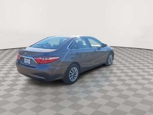 Used 2017 Toyota Camry LE image 8