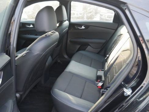 Used 2023 Kia Forte GT-Line w/ GT-Line Premium Package image 23