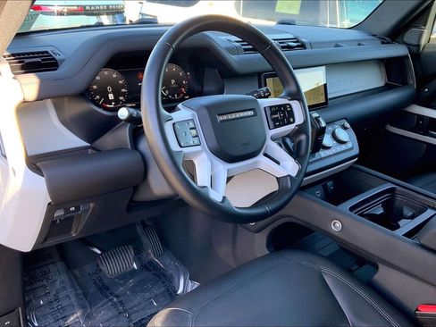 Used 2024 Land Rover Defender 110 S image 17