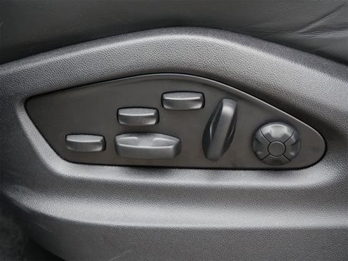 Used 2022 Porsche Cayenne Turbo image 13