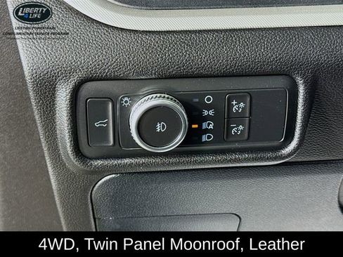 Used 2022 Ford Explorer XLT w/ Equipment Group 202A image 10