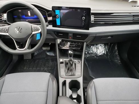 New 2026 Volkswagen Jetta SE FWD image 9