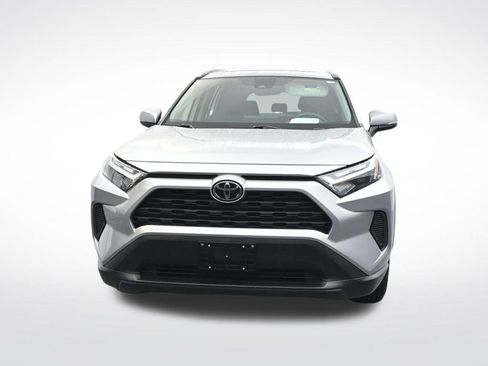 Used 2025 Toyota RAV4 XLE w/ Convenience Package FWD image 2
