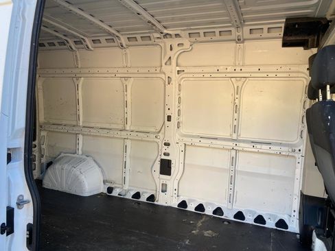 Used 2022 RAM ProMaster 2500 w/ Convenience Group FWD image 28